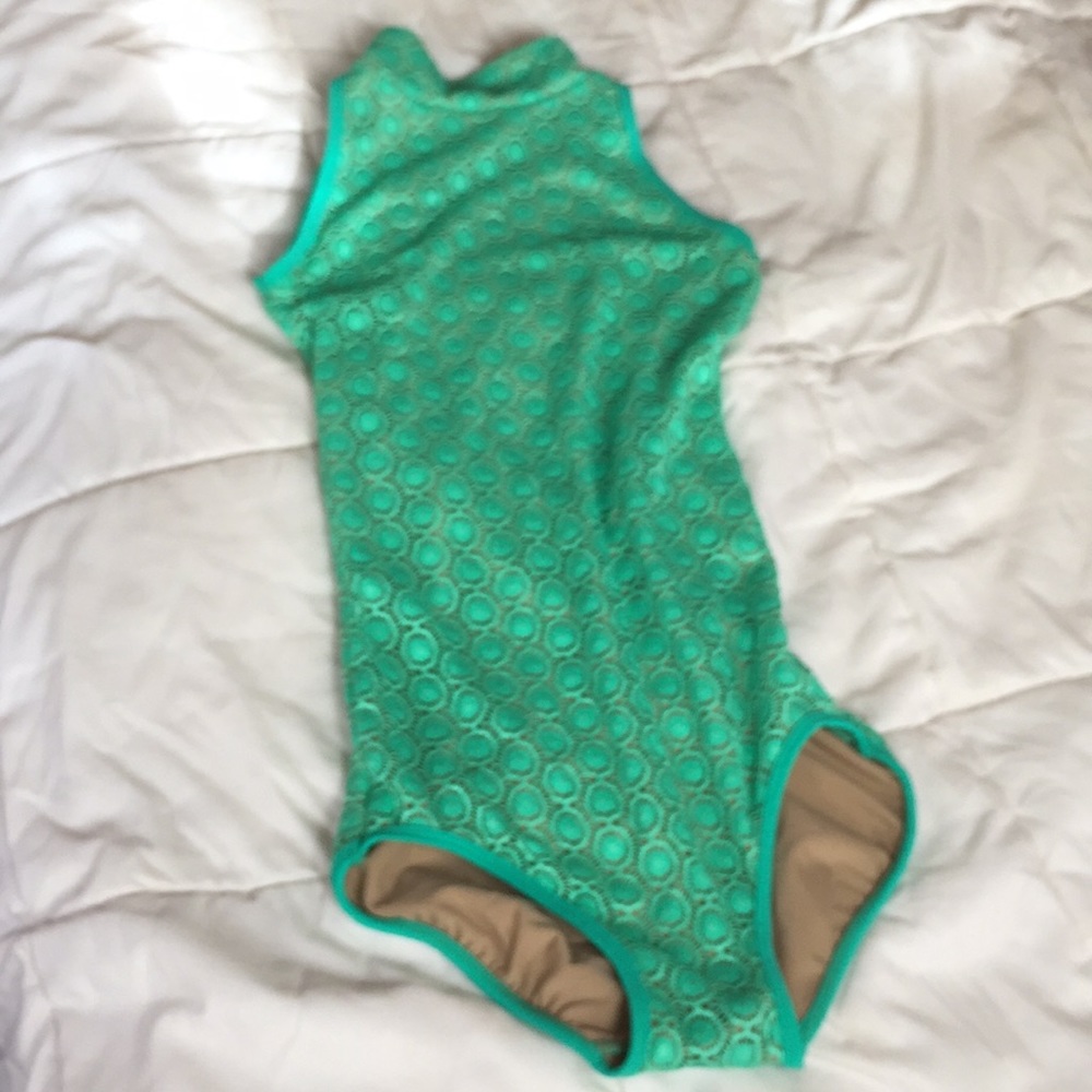 FIVE DANCEWEAR LEOTARD!